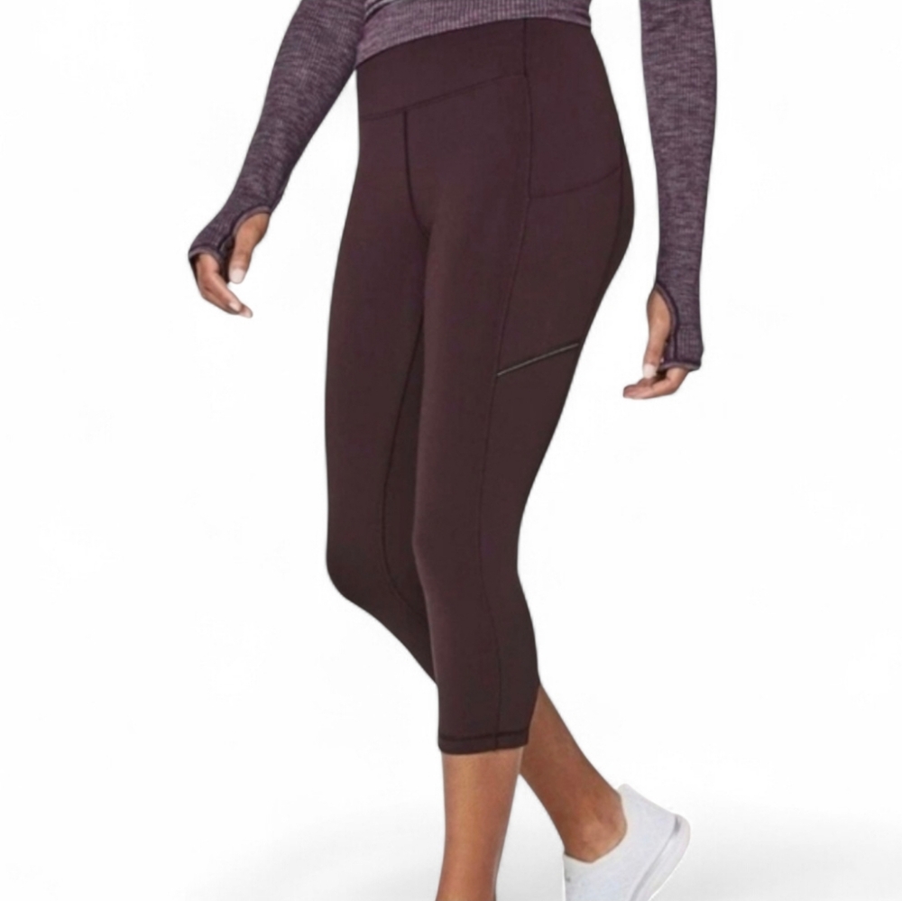 LULULEMON Speed Up Crop in Black Cherry - Size 6